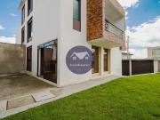 Casa dentro de Urbanizacion privada ubicada en...