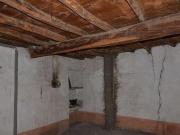 Casa di 4 app. Nel nucleo da ristrutturare con il...