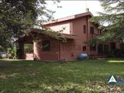 Casa di campagna in vendita di 198 m² in Strada di Fogliano