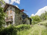 Casa di campagna in vendita di 280 m² in Località Espaz, 54