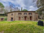 Casa di campagna in vendita di 350 m² in Via Arezzo