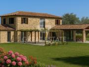 Casa di campagna in vendita di 374 m² in Via degli Eroi