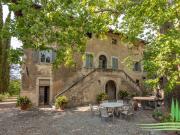 Rustici e casali in vendita di 911 m² in Via del Castello