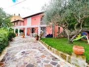 Casa di lusso di 190 mq in vendita Viale Casapieri, 203,...
