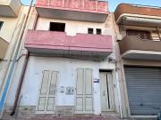 Casa di paese in vendita di 130 m² in Via NINO BIXIO