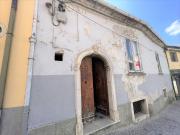 Casa di paese in vendita di 180 m² in Via D&apos Afflitto