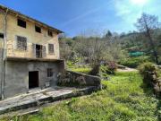 Casa di paese in vendita di 191 m² in Via Superiore