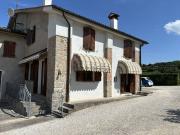 Casa di paese in vendita di 210 m² in Via Monte Venda