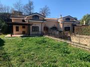 Casa di paese in vendita di 250 m² in Via Fontana...