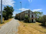 Casa di paese in vendita di 266 m² in Via Umbria, 17