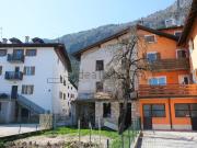 Casa di paese in vendita di 350 m² in Via Trento, 18