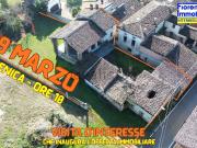Casa di paese in vendita di 360 m² in Via Villa di Mezzo, 11