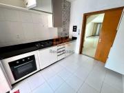 Casa disponível para venda. Meio lote 180m² | 2...