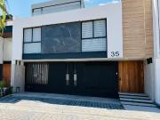 Casa doble altura en Parque Sofía | Diseño + terraza + 4...