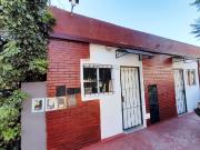 CASA + DOS MONOAMBIENTES/LOCALES SOBRE LOTE PROPIO