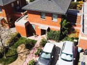 Casa dos pisos aislada a la venta Condominio Valle...