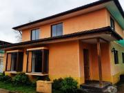 CASA DOS PISOS EN CONDOMINIO
