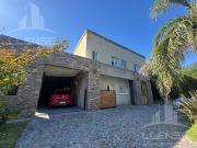 Casa dos plantas en venta, Barrio Privado Ombues de...