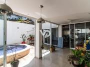 Casa dupla com piscina à venda no Tamboré 4 Alphaville