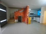 Casa duplex cerca del terminal quitumbe $65000 negociables