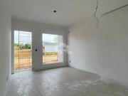 Casa Duplex com 02 dormitórios com sacada em Vera Cruz