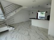 Casa Duplex com 03 Quartos sendo 01 Suíte à Venda em...