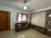 Casa duplex com 2 dormitórios e pátio em Santa Cruz do Sul