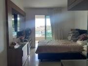 Casa duplex com 4 suítes e deck e piscina