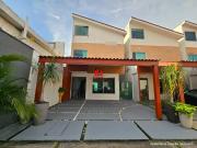 Casa duplex com 4 suítes mobiliada á venda no Condominio...