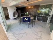 Casa Duplex com piscina, 4 quartos, 3 suítes, e 6 vagas...