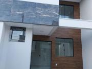 Casa Duplex de 3 quartos e 2 Vagas de garagem no Bairro...