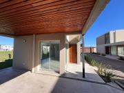 CASA DUPLEX EN VENTA 139 y 505 Complejo cerrado en Don...