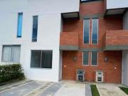 CASA DUPLEX EN VENTA
