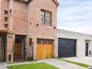 CASA DUPLEX QUILMES 4AMB CON COCHERA