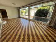 Casa e espaão comercial para morar e trabalhar!