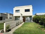 Casa e Sobrado em Condomínios para alugar com 1 Suíte +...