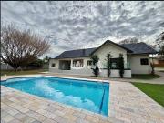 Casa e Sobrado em Condomínios para alugar com 2 Suítes +...