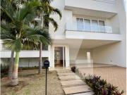 Casa e Sobrado em Condomínios para alugar com 4 Suítes...