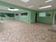 Casa em Arujázinho IV: 4 Dormitórios e Segurança 24h