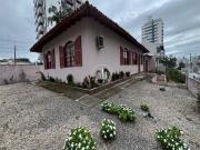 Casa em Barreiros, São José/SC de 187m² 4 quartos à...