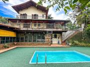 Casa em Bom Retiro, Teresópolis/RJ de 263m² 4 quartos à...