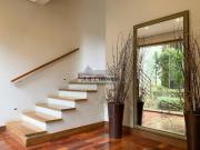 Casa em Campos do Jordão – Com 05 suítes em condomínio...