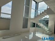 Casa em condomãnio alphaville sp