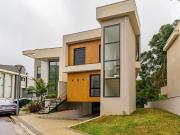 Casa em CondomÃnio fechado com 03 SuÃtes, 04 Vagas no...