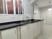 Casa em condomínio à venda ou locação 5 dormitórios, 3...