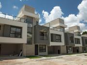 Casa em Condomínio Alto Padrão com 03 Suítes, 02...