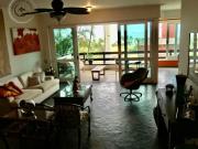 Casa em Condomínio fechado na praia da Enseada Guarujá