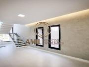 Casa em condomínio / 03 dormitórios / Parque...