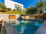 Casa em Condomínio, 03 Suítes, 03 Vagas, Piscina, Campo...