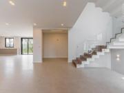 Casa em Condominio, 03 Suítes, 03 Vagas, Piscina,... Casa em Condominio, 03 Suítes, 03 Vagas, Piscina,...